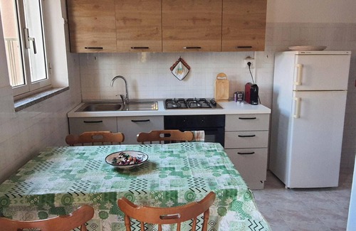 Tresnuraghes Apartamento | West house--just a stone's throw from the sea