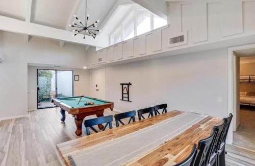 Irving Casa | West Irving Palace Miami Style