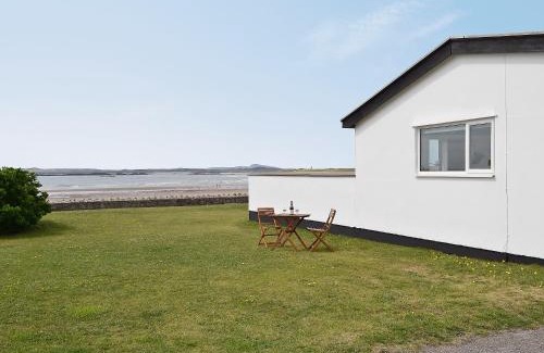 Rhosneigr Casa | West Lawn