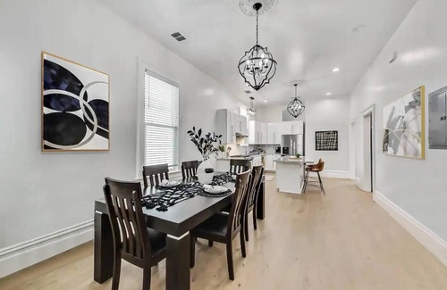 Prescott Casa | West Oakland charmer: 2br/2bath - AC & W/D