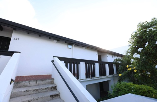 Frederiksted Southeast Condominio | West Side Gem: Spacious Haven w/ Pool