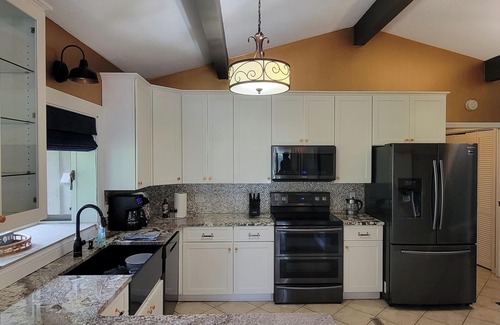 Sioux Falls Casa | West Sioux Falls Retreat - private 3-bedroom acreage with pool