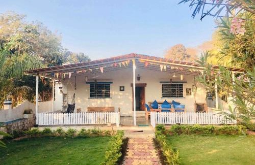 Paud Casa | West Valley Farm Villa