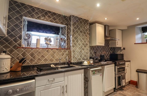 Capheaton Cabaña | WEST VIEW, pet friendly, character holiday cottage in Ponteland