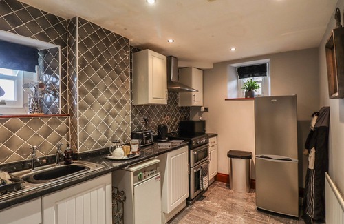 Capheaton Cabaña | WEST VIEW, pet friendly, character holiday cottage in Ponteland