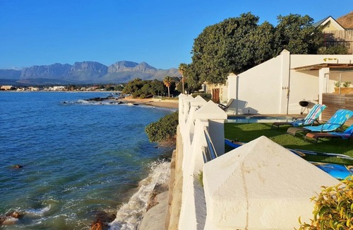 Gordon's Bay Casa | Westbank Private Beach Villa - 4 bedroom with Private Pool Right on the water!