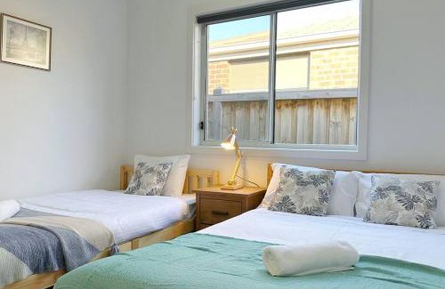 Truganina Casa | Westbrook Home 7beds by GoodLive