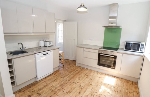 Anderby Creek Cabaña | WESTCOTT, pet friendly, with open fire in Chapel St Leonards