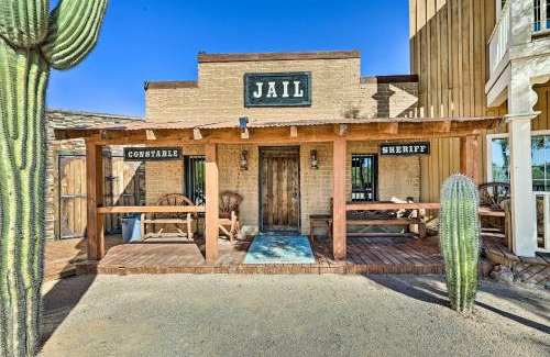 Fort McDowell Casa | Western Adventure with Saloon and Movie Theatre