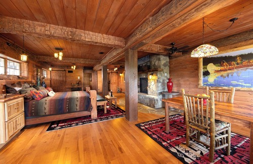 White Lake Complejo | Western Barn Suite @ Driftwood Ranch - a Horse and Cattle Ranch - White Lake, NY