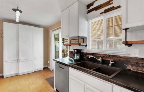 Apple Valley Casa | Western style pool home, 4 bedroom and large yard