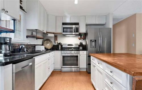 Apple Valley Casa | Western style pool home, 4 bedroom and large yard