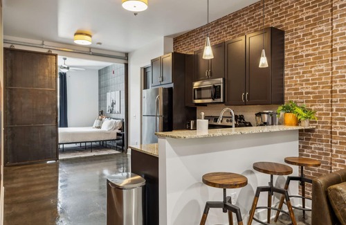 West End Condominio | Western World | Stay Near Vandy and Centennial Park on West End, 10 min to Broadway