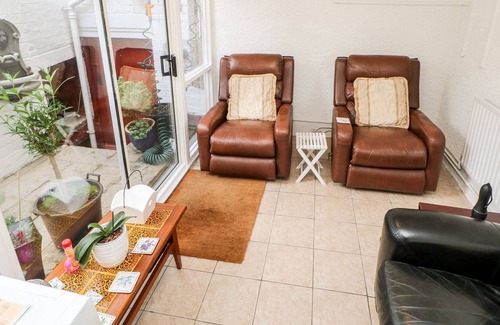 Coundon Casa | WESTERTON VIEW, pet friendly, with a garden in Coundon