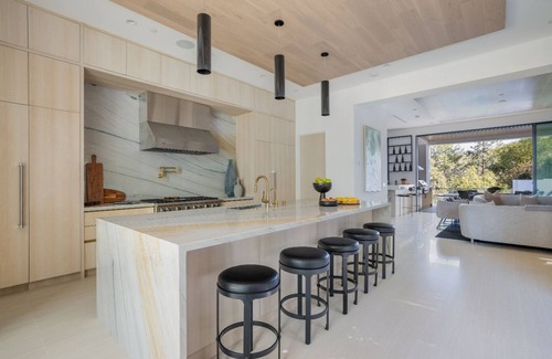 Encino Casa | Westfall - Unparalleled Modern Luxury Estate with Infinity Pool & Spa
