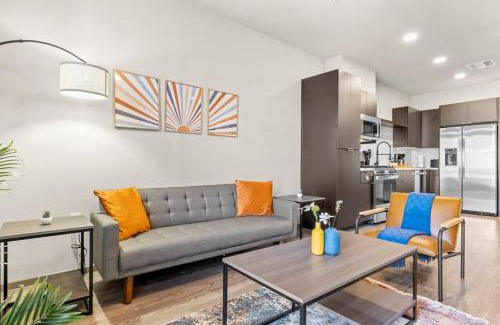 Glendale Sports and Entertainment District Apartamento | Westgate CozySuites by stadium w pool 3