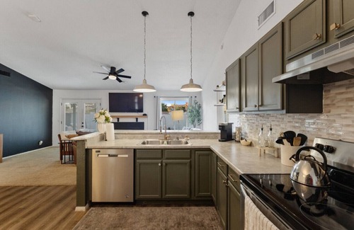 Glendale Casa | Westgate Pool & Stadium Stay