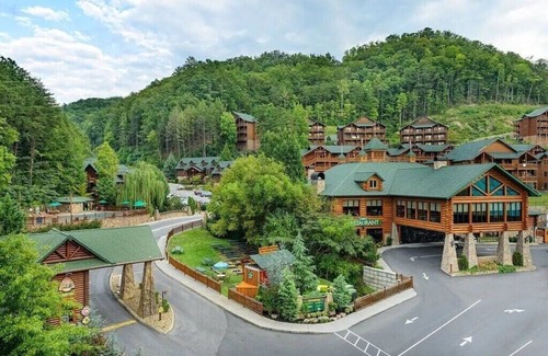 Gatlinburg Villa | Westgate Smoky Mountain Resort & Water Park 1 Bedroom Villa