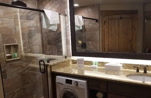 Gatlinburg Villa | Westgate Smoky Mountain Resort & Water Park 1 Bedroom Villa
