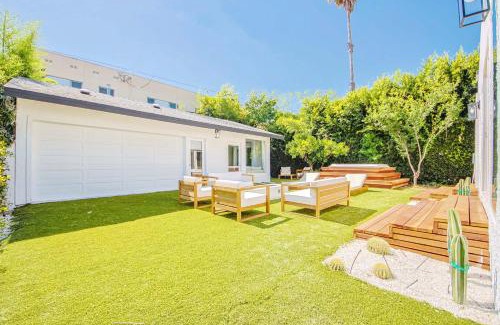 Melrose Casa | WestHollywood Villa Sleep 12 Jacuzzi & Garden Oasis