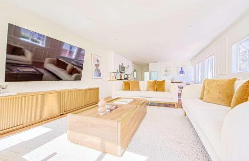 Melrose Casa | WestHollywood Villa Sleep 12 Jacuzzi & Garden Oasis