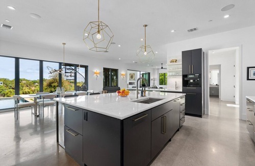 Westlake Highlands Apartamento | Westlake Luxury Home w/ Pool, Hot Tub and Game Room