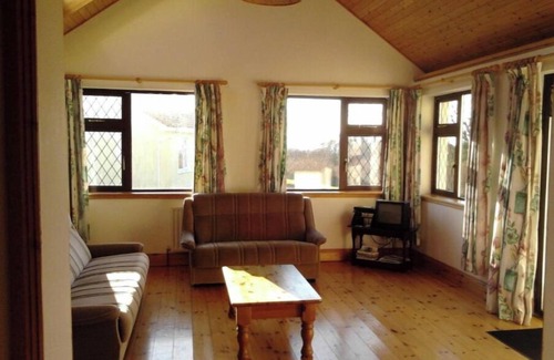 Ardea West Apartamento | Westland 2 overlooking spectacular views of the Kenmare Bay and mountains.
