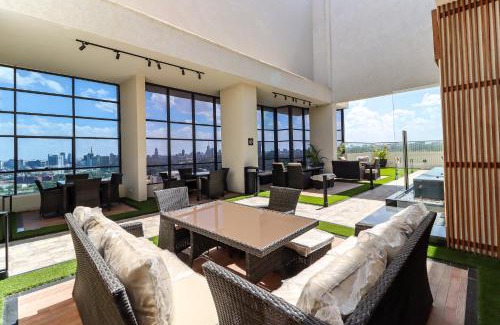 Westlands Apartamento | Westlands Condo balcony,gym&pool