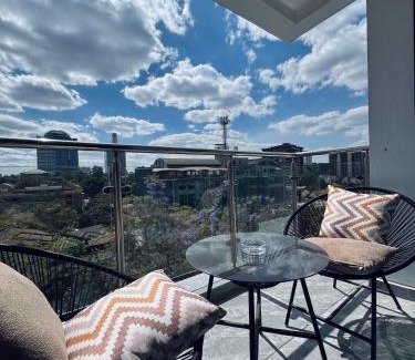 Central Province Apartamento | Westlands - Haus of Joe , Luxurious One-bed with a Pool & Gym, Nairobi Expressway views Closer to the UN and Sarit center