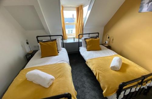 Gateshead Apartamento | Westminster-3 Bdrm 1 EnSuite Fab for contractors 2-5 Bath Free Parking Wi-Fi