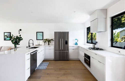 Venice Casa | Westminster Bungalow - Front House with Private Entrance