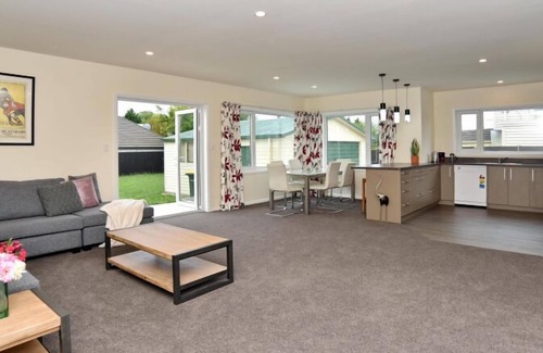 Saint Albans Casa | Contemporáneo, renovado y espacioso