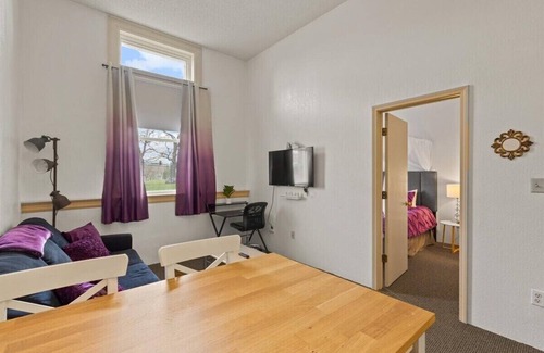 Kansas City Apartamento | Westport PrivateSuite - FreeParking - Walkable