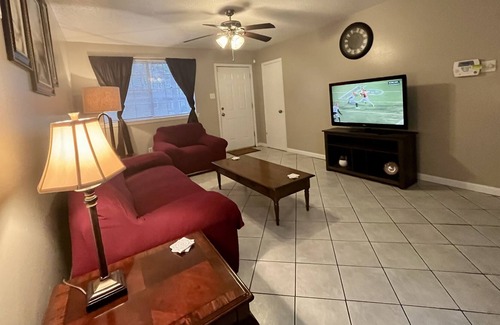 Waggaman Casa | Westwego Home-Business/Healthcare Workers Welcome!