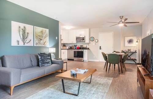 Westwood Apartamento | Westwood/UCLA walkable 1BR w/Gym, next to village, shopping by Blueground