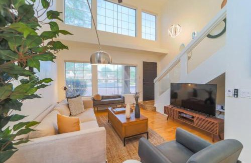 North Scottsdale Casa | Westworld, TPC Golf, Hiking in Your Backyard!