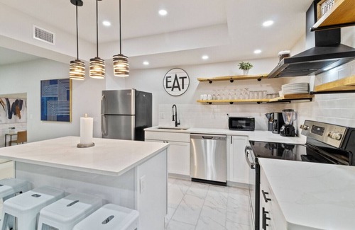 Whispering Oaks Casa | WeWelcome You to our 7 Bedroom 4 Bathroom Home