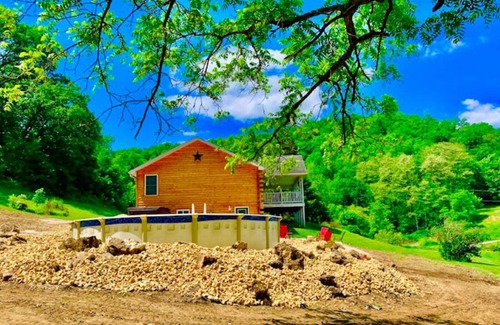 Lansing Cabina | Wexford Hollow w/ Pool & Hot Tub