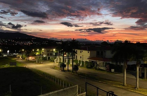 Heredia Apartamento | [WFH-FiberOptic-Pets] Mindful-Stay@Plugged-In Home