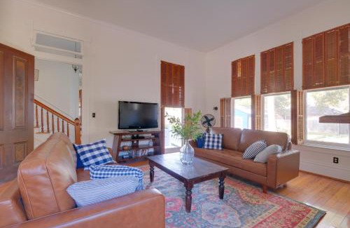 Columbus Casa | WFH Friendly Abode with Balcony in Columbus!