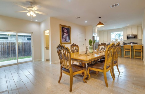 Brownsville Cabaña | Wfh-friendly Brownsville Home w/ Private Patio