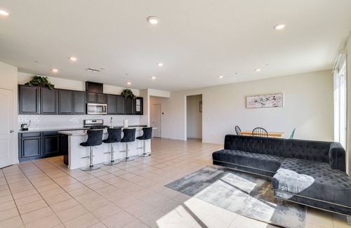 Manteca Casa | WFH-Friendly Getaway w/ Yard in Manteca!