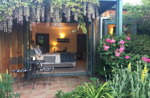 Acacia Bay Cabina | Whakaipo Lodge