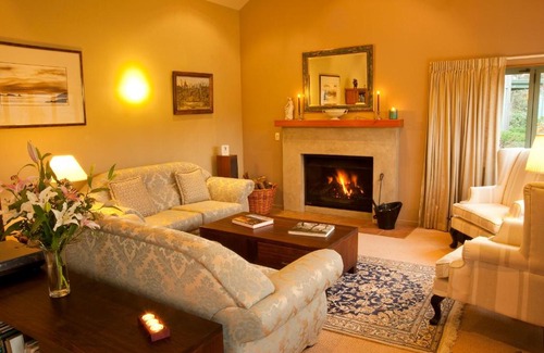Acacia Bay Cabina | Whakaipo Lodge