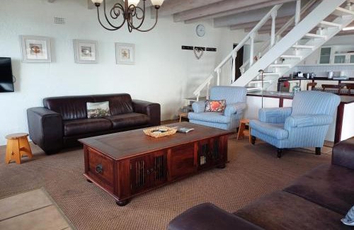 Britannia Bay Casa | Whale Watch Cottage