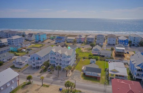 North Carolina Coast Villa | Whalecome to the beach-elevator