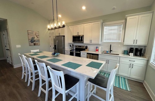 Corolla Village Condominio | Whalehead Waves: New Condo - Steps to the Beach