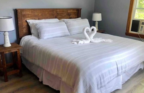 Potowomut Casa | Whaler's Inn - 2nd from Water + 1min Walk to Beach