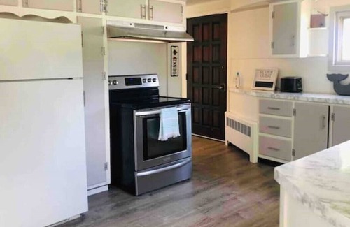 Potowomut Casa | Whaler's Inn - 2nd from Water + 1min Walk to Beach