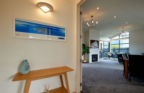 Kaikoura Casa | Whanau Retreat - A modern, warm family home located in a peaceful loaction.